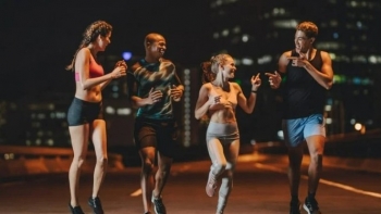 Người bận rộn tập thể dục buổi tối cần lưu ý 3 điều quan trọng này