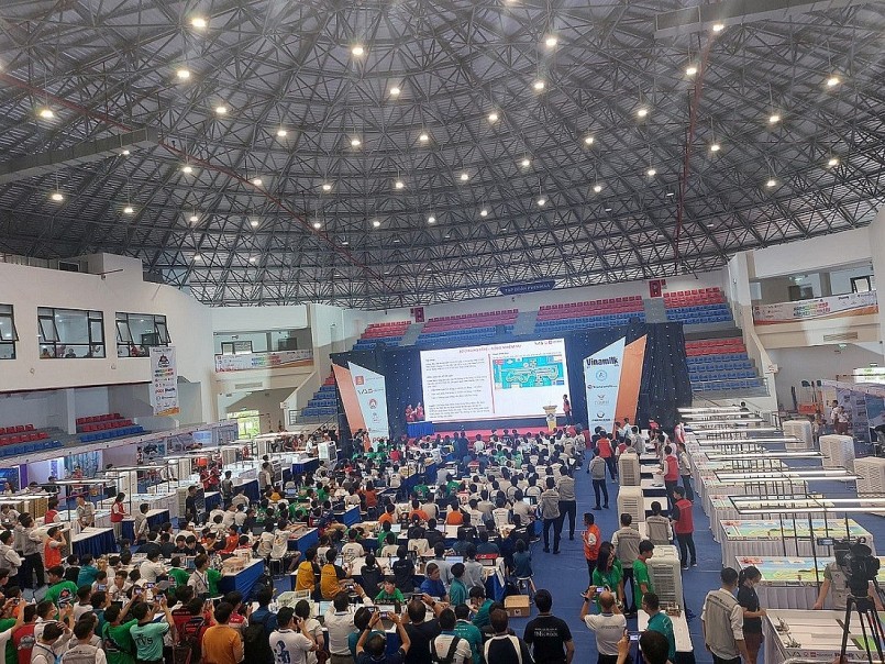 Trận chung cuộc gay cấn giữa 131 đội thi xuất sắc diễn ra tại Hà Nội Trận chung cuộc gay cấn giữa 131 đội thi xuất sắc diễn ra tại Hà Nội