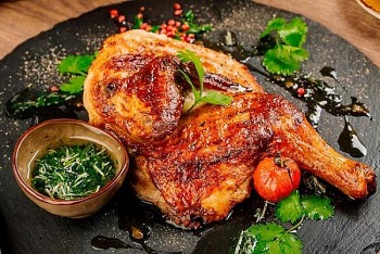 Cách làm đùi gà nướng mật ong bằng nồi chiên không dầu