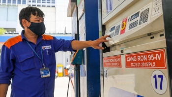 Lùi lịch điều chỉnh giá xăng dầu sang ngày 5/9