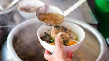 Buổi sáng đói bụng có nên ăn bún, bác sĩ dinh dưỡng tiết lộ điều bất ngờ