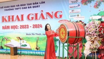 Đắk Lắk: Nữ Hiệu trưởng quyết tâm đưa trường THPT đạt chuẩn Quốc gia trước thềm năm học mới