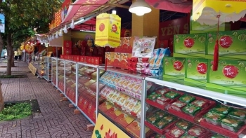 Giá bánh trung thu tăng cao, bánh mini tạo hình ngộ nghĩnh đắt hàng