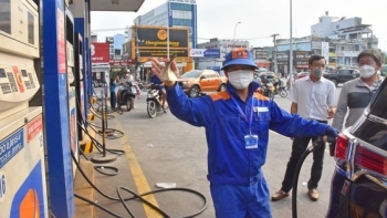 Giá xăng giữ nguyên, dầu tăng nhẹ từ 15h ngày 11/6