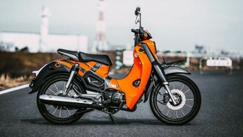 Racing Popz 11 sở hữu thiết kế độc đáo, giá lại vô cùng bất ngờ vì “rẻ”