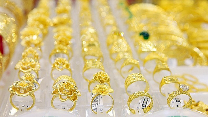 Vàng trong nước tiếp đà giảm