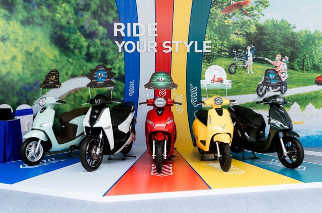 VinFast hâm nóng triển lãm Green Growth Show 2023 với loạt xe điện thông minh và phụ kiện độc đáo ảnh 3