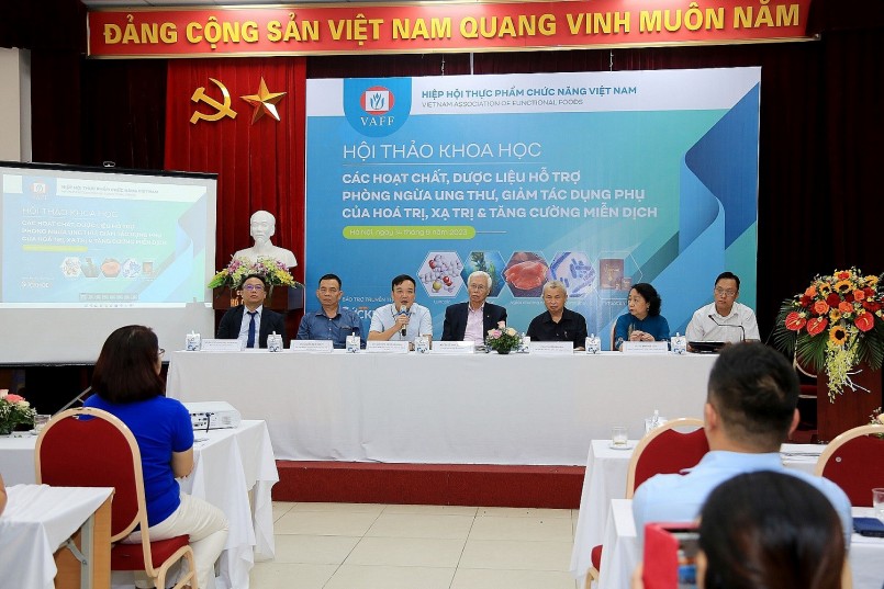 Phòng ngừa ung thư, giảm tác dụng phụ của hóa trị, xạ trị và tăng cường miễn dịch bằng các hoạt chất, dược liệu