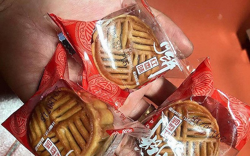 Bánh trung thu giá rẻ tràn lan thị trường