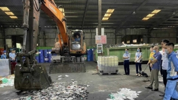 Tiêu hủy lô hàng hóa vi phạm trị giá gần 2 tỷ đồng tại Hà Nội