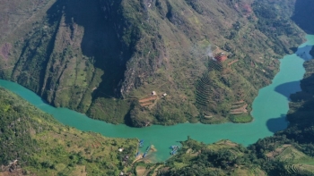 Tạm dừng khai thác tàu du lịch trên sông Nho Quế từ ngày 16/9