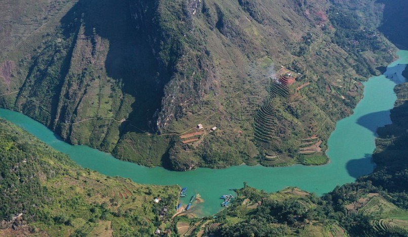 Hẻm Tu Sản nằm dưới chân đèo Mã Pí Lèng (Mèo Vạc, Hà Giang)