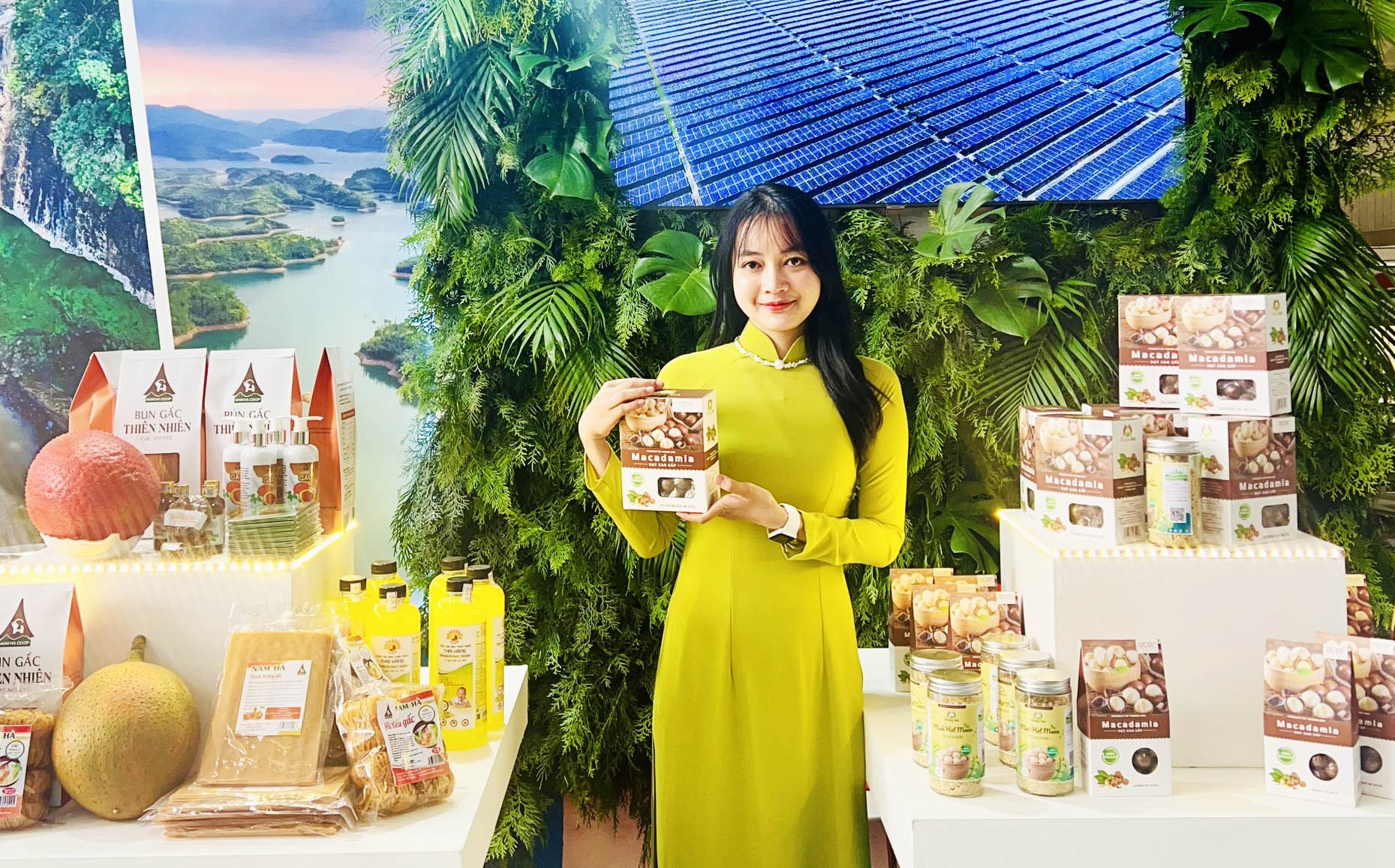 Sinh ra và lớn lên tại Thủ đô Hà Nội