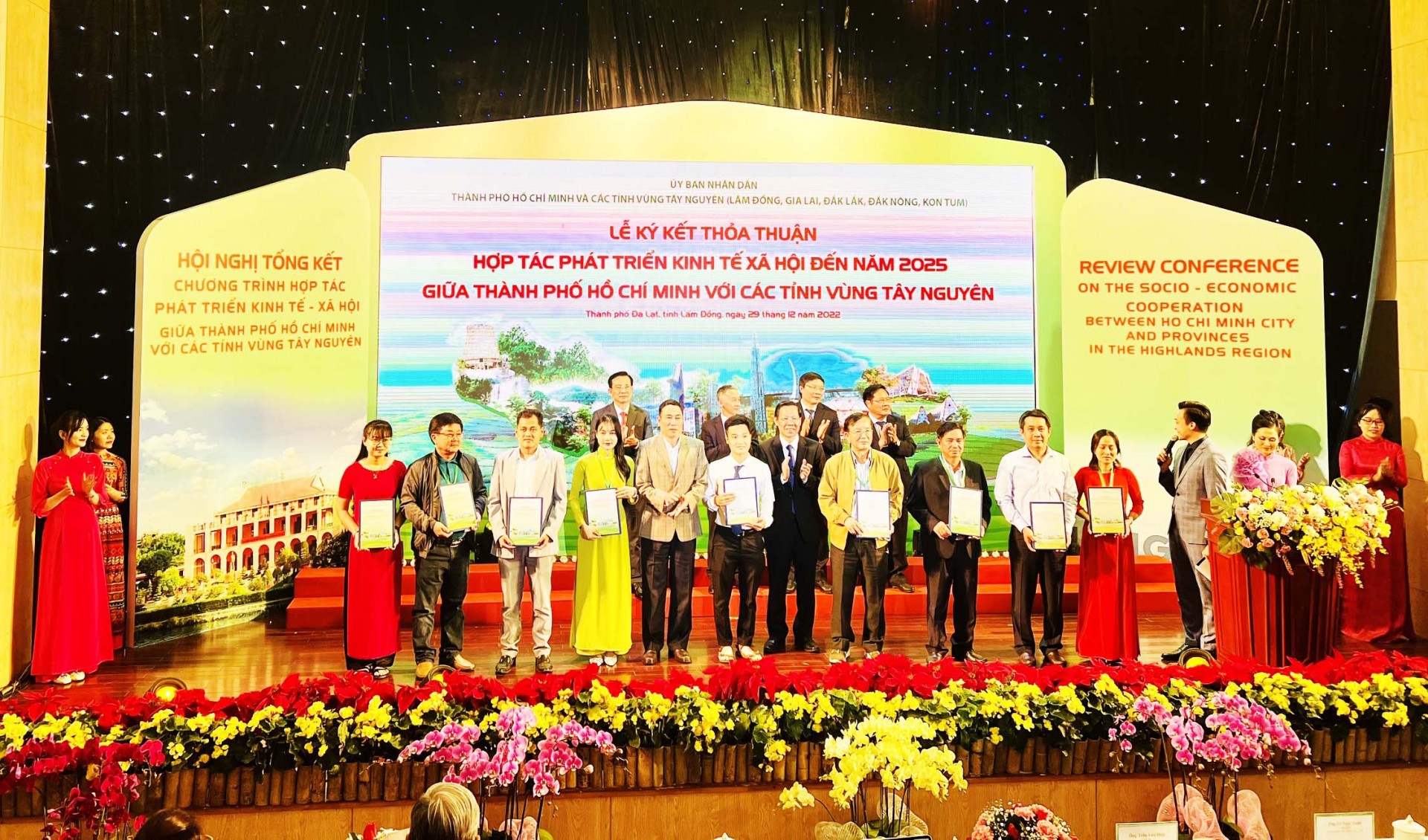 Sinh ra và lớn lên tại Thủ đô Hà Nội