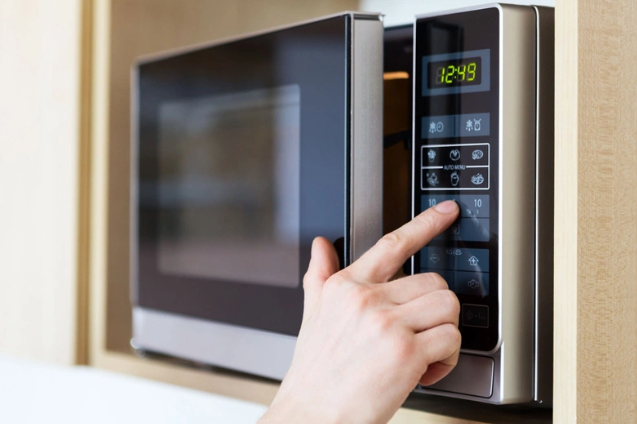 Thời gian hâm nóng phải đủ lâu để thực phẩm được nóng đều.