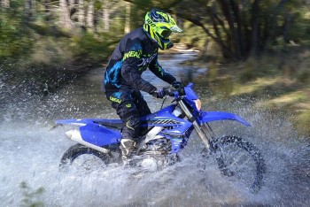 Mẫu xe máy "siêu nhẹ", động cơ siêu khỏe phượt thủ nhìn là “đắm say”