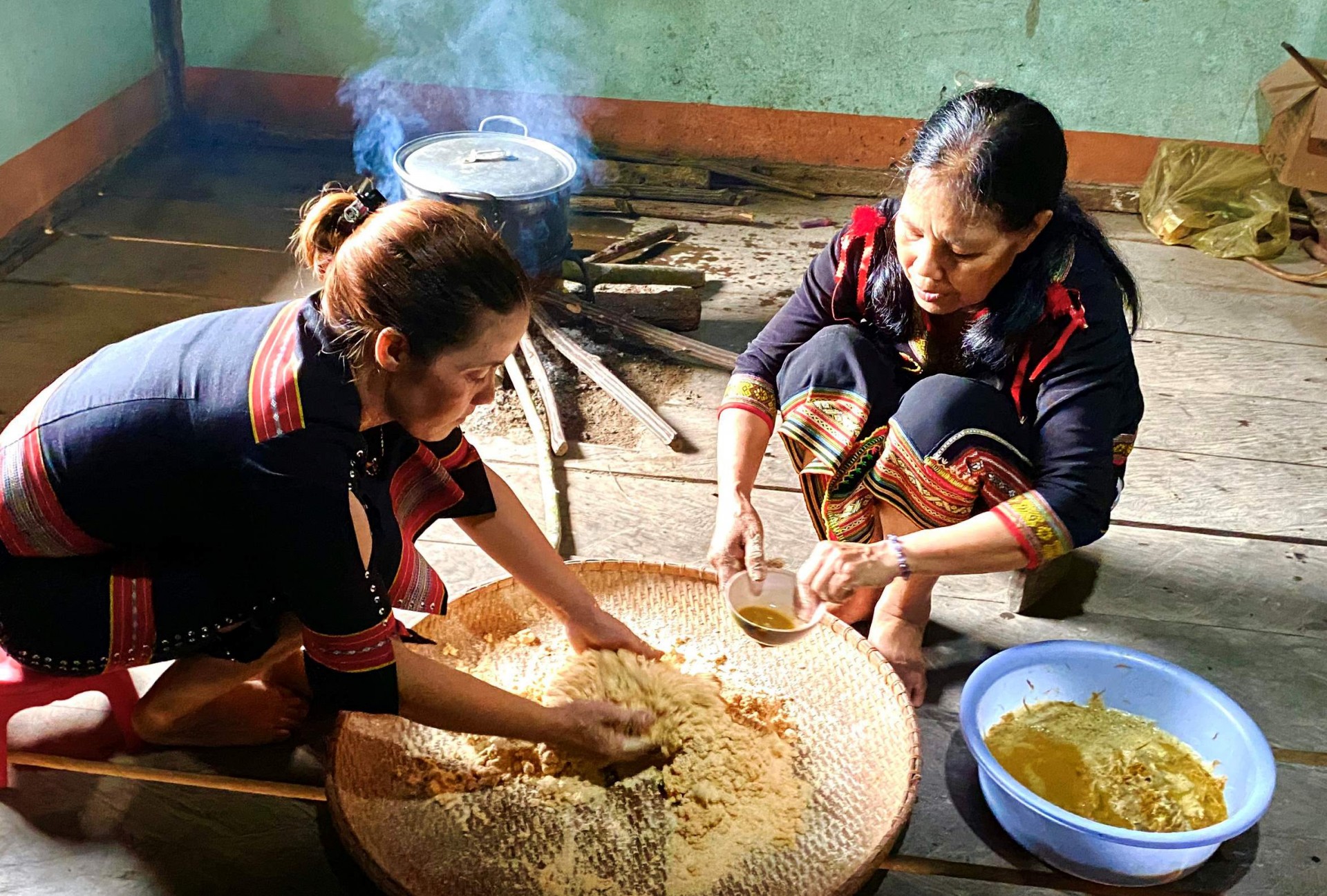 Rượu ghè Mẹ Dung – tinh hoa của đồng bào Ba Na