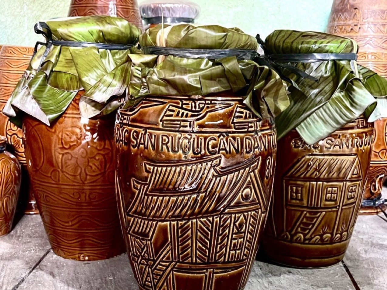 Rượu ghè Mẹ Dung – tinh hoa của đồng bào Ba Na