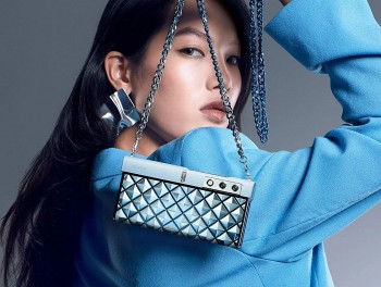 Honor vừa ra mắt điện thoại gập với thiết kế độc lạ dạng túi xách Honor V Purse