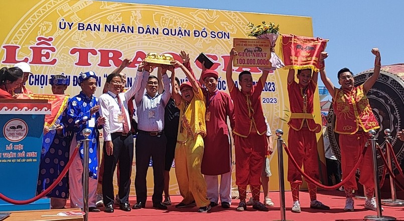  lễ hội chọi trâu truyền thống Đồ Sơn năm 2023 đã tìm được trâu vô địch là trâu số 03 - ông trâu nặng nhất lịch sử lễ hội chọi trâu Đồ Sơn.