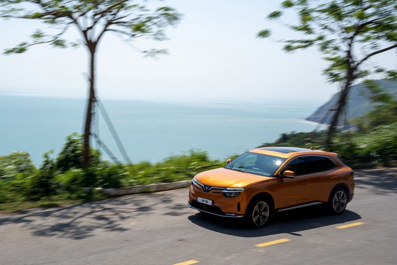 VinFast không ngừng mang đến những chính sách, dịch vụ hậu mãi ưu việt cho khách hàng. VinFast không ngừng mang đến những chính sách, dịch vụ hậu mãi ưu việt cho khách hàng.