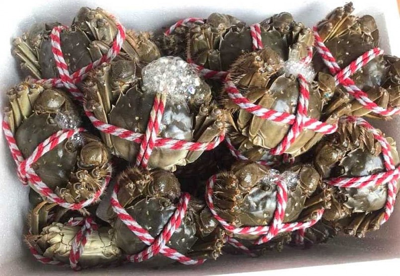 cua lông được rao bán la liệt với giá dao động từ 650.000-950.000 đồng/kg tuỳ kích cỡ.