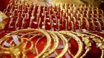 Giá vàng hôm nay 26/9/2023: Vàng trong nước lao dốc