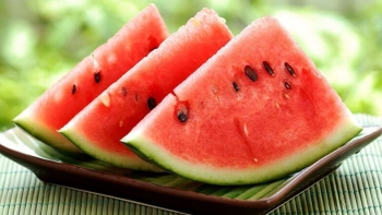 Thứ cực bổ trong quả dưa hấu nhưng nhiều người vứt bỏ khi ăn