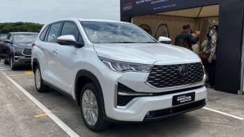 Toyota Innova Cross hoàn toàn mới sắp ra mắt tại Việt Nam, thêm bản Hybrid