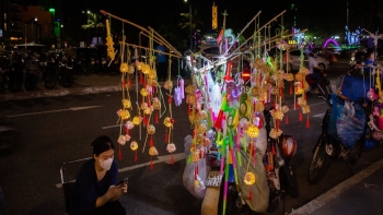 Đà Nẵng: Đa dạng mẫu mã đồ chơi phục vụ Tết Trung thu