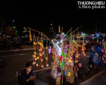Đà Nẵng: Đa dạng mẫu mã đồ chơi phục vụ Tết Trung thu
