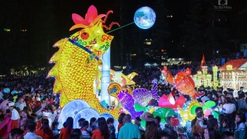 Sa Pa tổ chức lễ rước đèn mãn nhãn dịp Trung thu