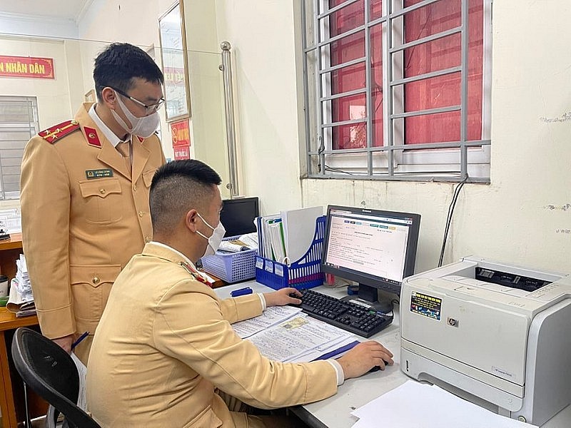 Điều chỉnh phí đăng ký ôtô, xe máy tại Hà Nội và TP HCM