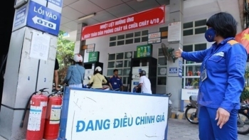 Giá xăng dầu được dự báo giảm 1.000 đồng/lít vào ngày mai (2/10)