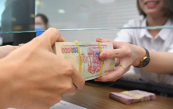 Lãi suất tiền gửi giảm mạnh, dòng tiền nhàn rỗi vẫn chảy mạnh vào ngân hàng Lãi suất tiền gửi giảm mạnh, dòng tiền nhàn rỗi vẫn chảy mạnh vào ngân hàng