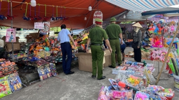 Hải Dương: Tịch thu gần 600 sản phẩm đồ chơi trẻ em không rõ nguồn gốc tại Festival Chí Linh