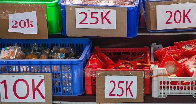 Bánh trung thu chỉ 10.000 đồng/chiếc