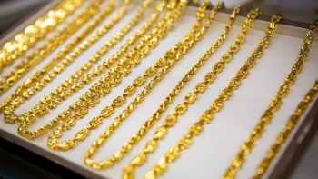 Giá vàng hôm nay 6/10/2023: Vàng trong nước đảo chiều tăng nhẹ