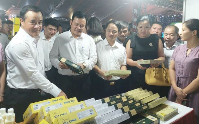 Hơn 100 gian hàng tham gia giới thiệu sản phẩm OCOP gắn với văn hóa Đồng bằng sông Hồng Hơn 100 gian hàng tham gia giới thiệu sản phẩm OCOP gắn với văn hóa Đồng bằng sông Hồng