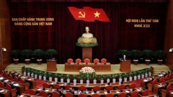 Bế mạc Hội nghị Trung ương 8 khoá XIII