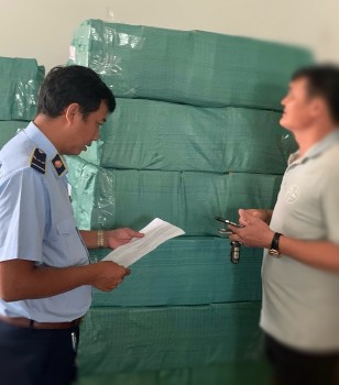 TP.HCM: Phát hiện dầu gội đầu nhập lậu trị giá 300 triệu đồng