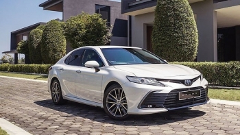 Toyota Camry 2023 - sang trọng, bền bỉ, tiết kiệm nhiên liệu