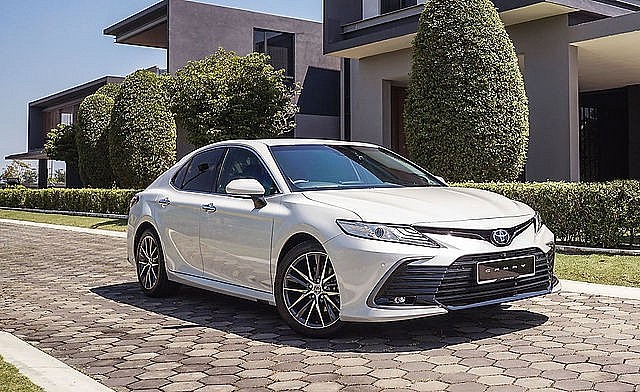 Toyota Camry 2023 - sang trọng, bền bỉ, tiết kiệm nhiên liệu