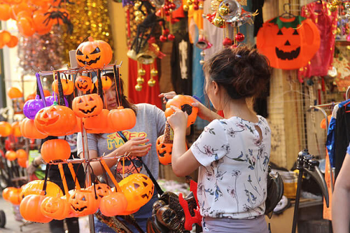 7 địa điểm bán đồ Halloween tại Hà Nội cho những tín đồ mê hóa trang