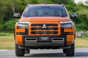 Giá xe Mitsubishi Triton tháng 10/2023