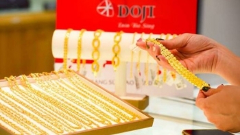 Giá vàng hôm nay 12/10/2023: Vàng trong nước tiến sát mốc 70 triệu đồng/lượng