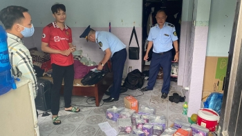 Hà Nội: Phát hiện pháo hoa giả mạo nhãn hiệu của Công ty Z121