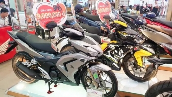 Tin kinh tế - thị trường ngày 15/10/2023: Nhu cầu mua xe máy ngày càng sụt giảm; Giá heo hơi xuống dưới 50.000 đồng/kg, người nuôi lỗ nặng