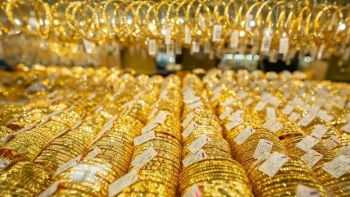 Giá vàng hôm nay 16/10/2023: Vàng trong nước giao dịch quanh ngưỡng 71 triệu đồng/lượng