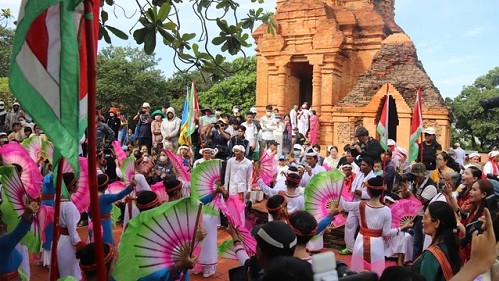 Bình Thuận bảo tồn và phát huy Lễ hội Katê của người Chăm để phát triển du lịch